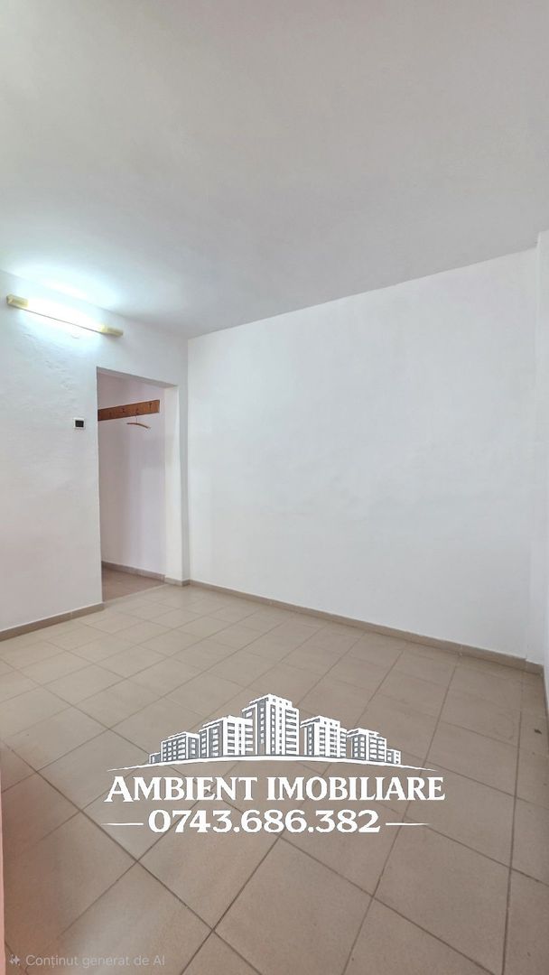 Apartament cu 3 camere, fost cabinet medical, parter, zona CUZA VODĂ; - Poză 3
