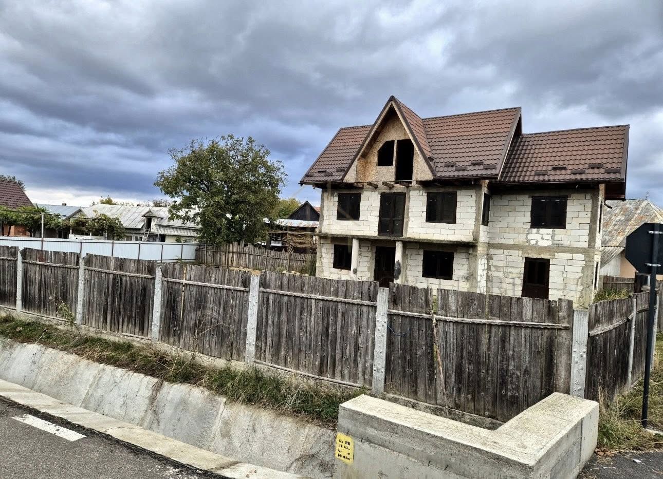 Casa de vanzare la 7 km de Onești - Casin - Poză 4