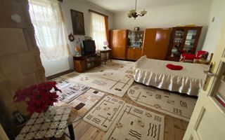 Casa cu gradina proprie 100 mp | Zona Centrala - Poză 1