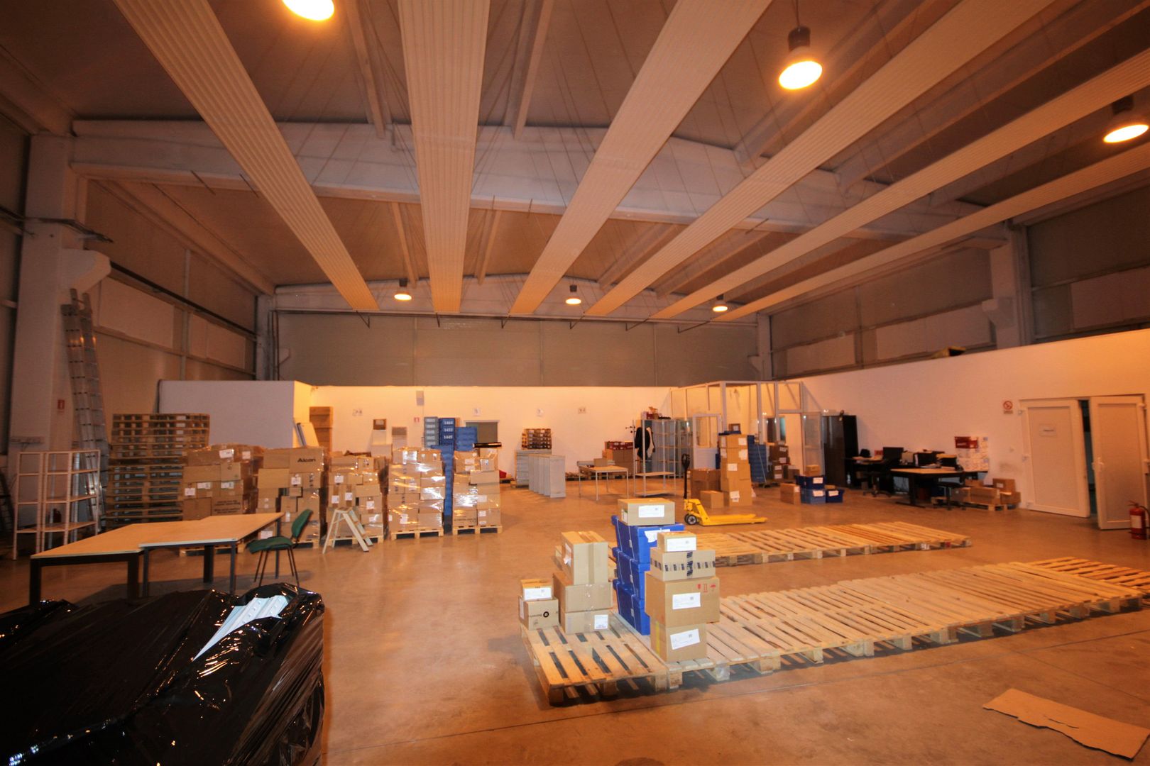 Spațiu industrial de 550 mp de închiriat în zona Freidorf - Poză 1