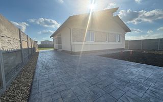 Casa individuala cu 4 camere in Mosnita Noua zona Castel comision 0% - Poză 1