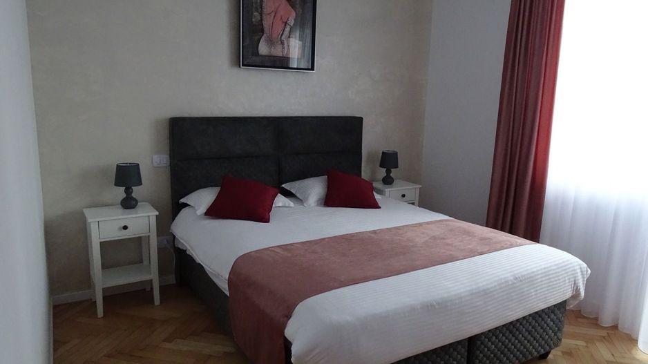 Apartament de închiriat, zonă centrală - Poză 1