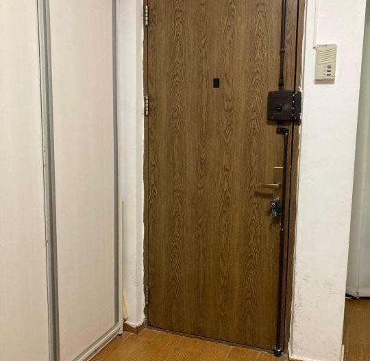 Apt 3cam renovat  69mp, dotat cu  CT, AC , an 1985  etaj 7/8, mobilat - Poză 5