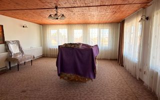 Casă cu spațiu comercial | Curte | Garaj | Parcare | Nojorid - Poză 9