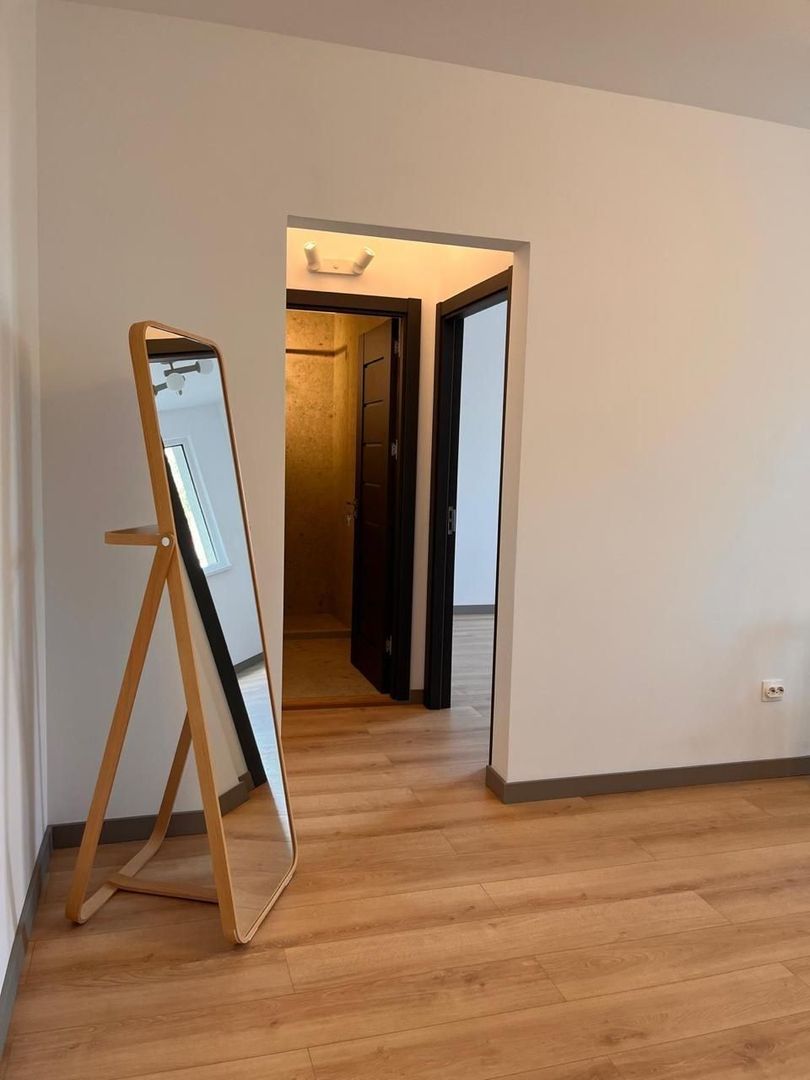 Apartament cu doua camere semidecomandat, piata Domenii - Poză 5