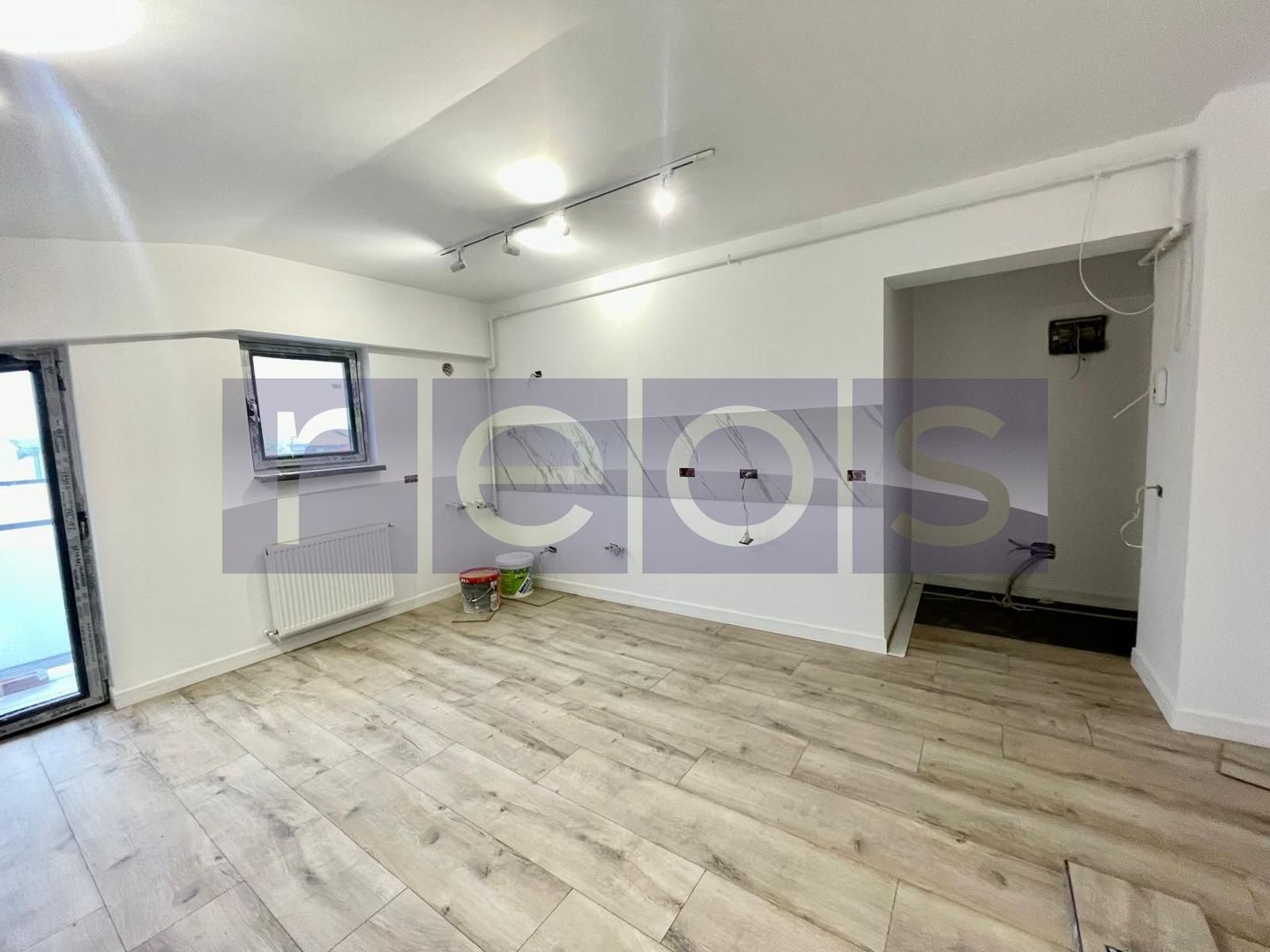 VANZARE APARTAMENT 3 CAMERE TEPES VODA CALEA CALARASILOR 87MP MANSARDA - Poză 3