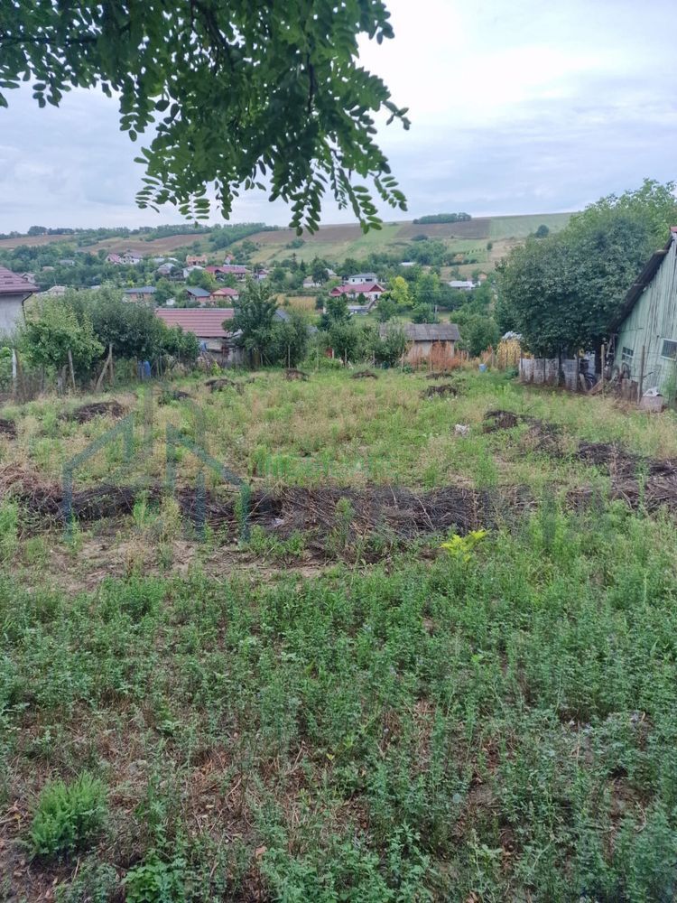 Teren intravilan 900 mp de vânzare în Vânători, la 9 km de Copou - Poză 1