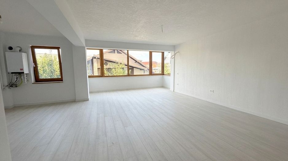 Titan-2 camere in bloc boutique- Etaj 1-Living generos - Poză 4