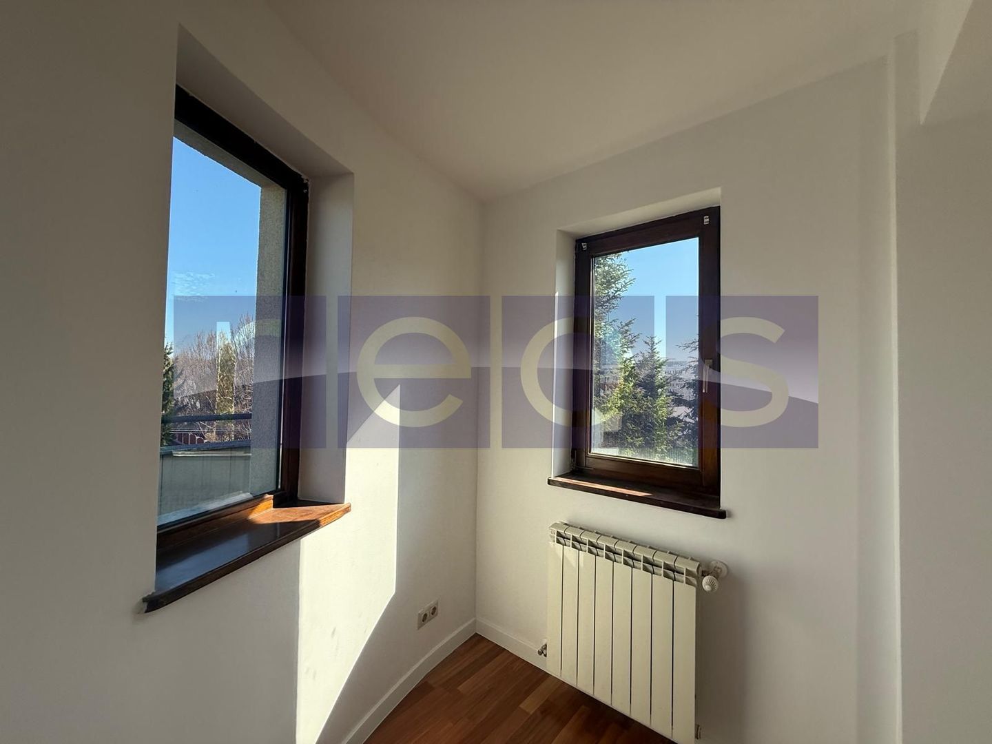 INCHIRIERE VILA DEOSEBITA EROU IANCU NICOLAE | PISCINA | 7 CAMERE | 1300MP CURTE - Poză 14