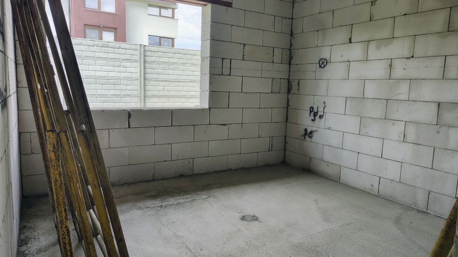 Casă la roșu,  – Oradea, str. Caișilor. 175 000 E . Comision 0 - Poză 7