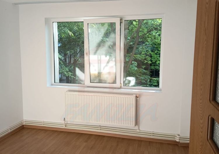 APARTAMENT CU 3 CAMERE DE VÂNZARE | MICRO 17 - Poză 1