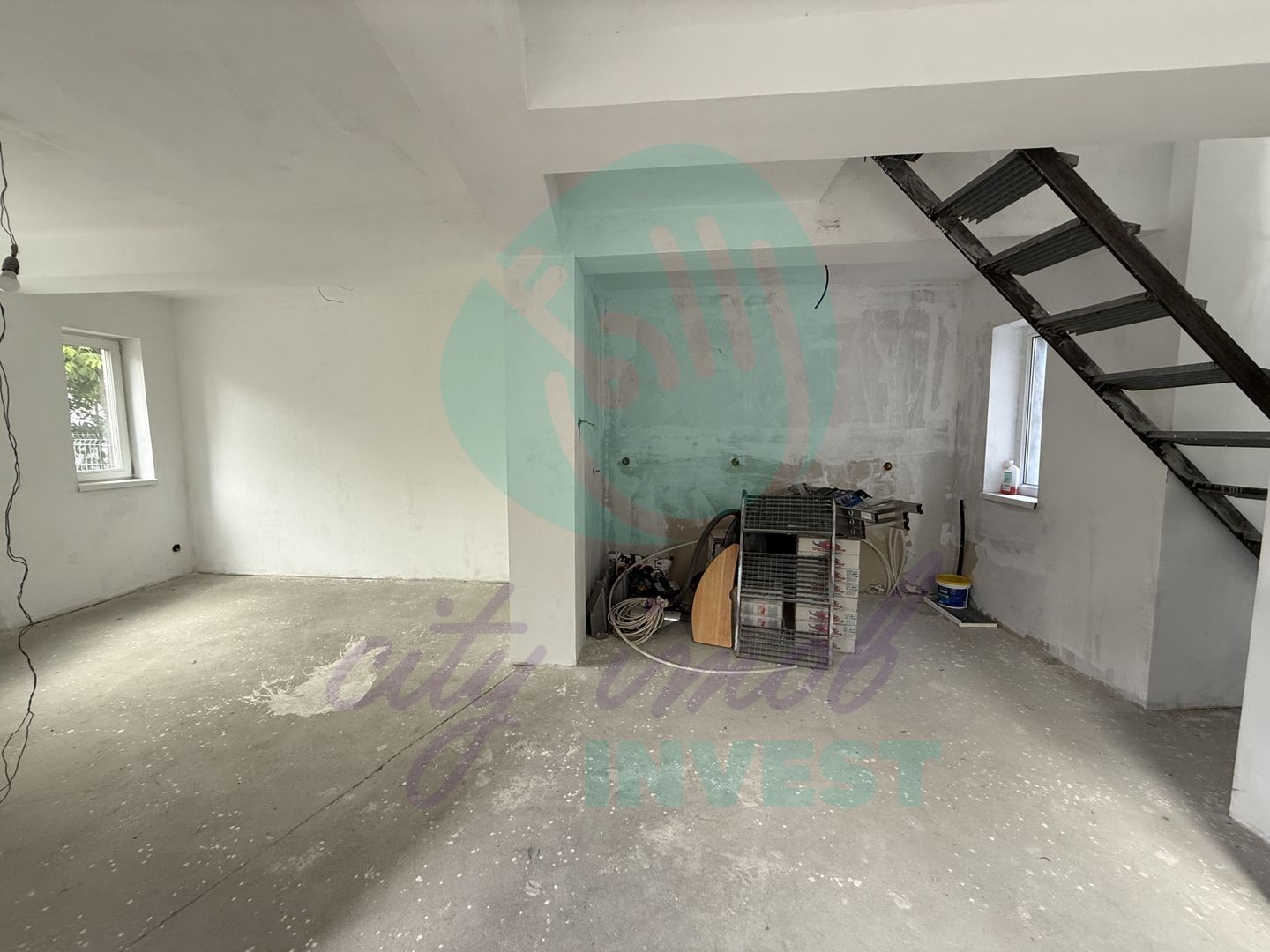 Casa receptionata in 2025 singura in curte - Poză 7