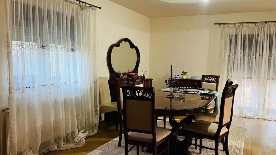 Casa individuala pozitie foarte buna si teren generos - Poză 5