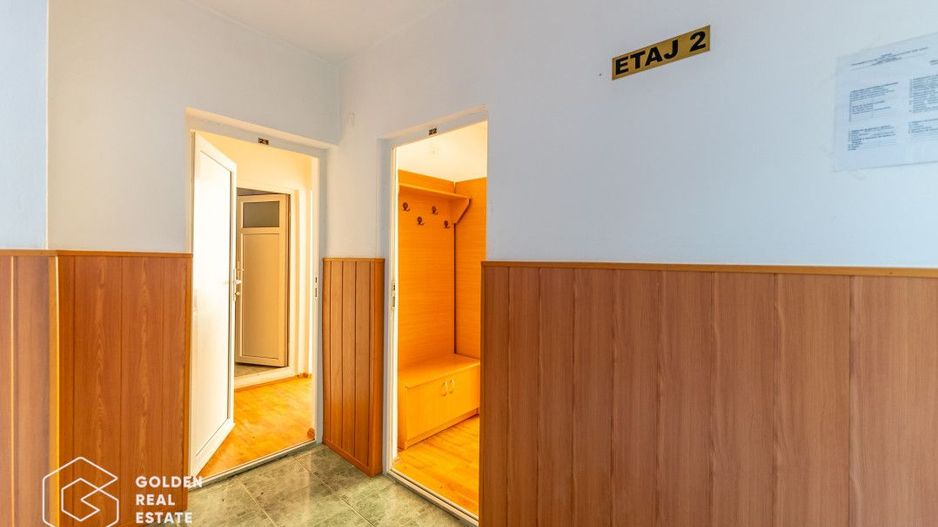 Cladire cu 24 camere, langa Castelul Regal Savarsin - Poză 15