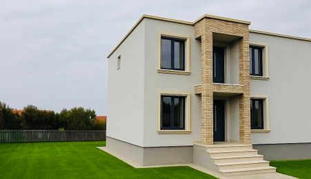 Casǎ Modernǎ zona Dealuri Oradea