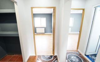 Apartament 4 camere renovat, bilateral, CT, Craiovita Noua - zona Kaufland - Poză 16