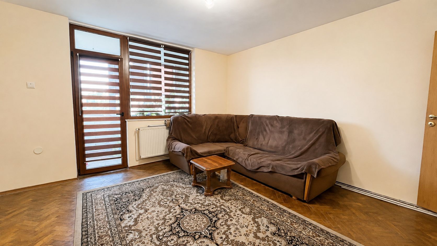Apartament 3 camere | Complex Studentesc | 2 dormitoare | Centrala Proprie - Poză 1