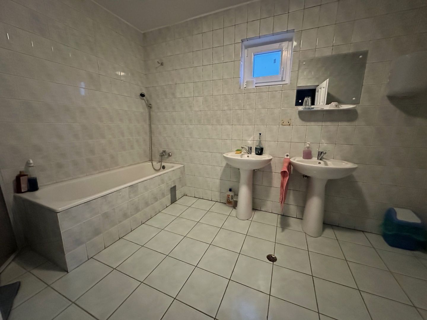 Cladire pretabila spațiu birouri/ clinica - Poză 25