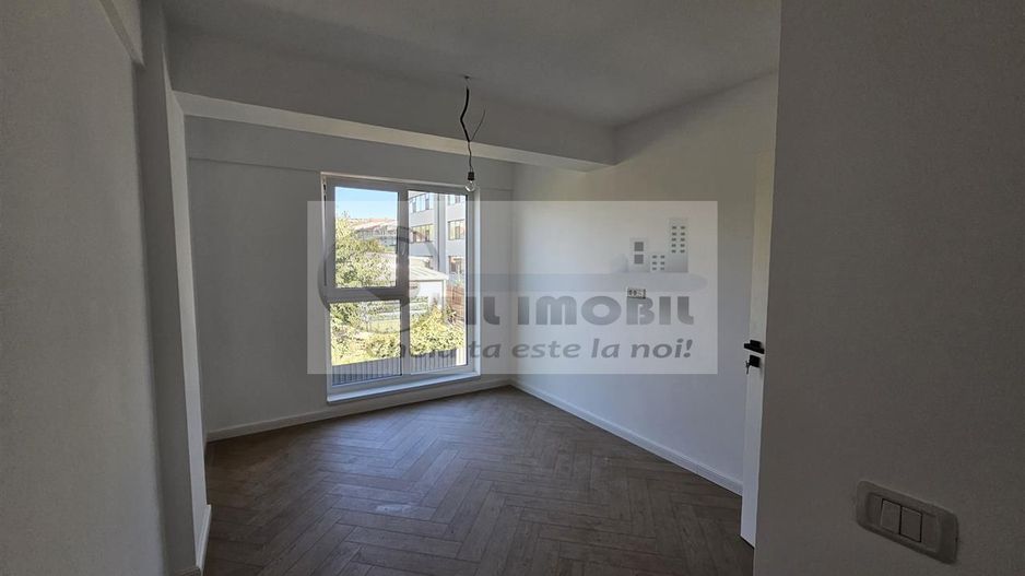 Apartament exclusivist dispus P+1E + curte 70mp - Poză 10