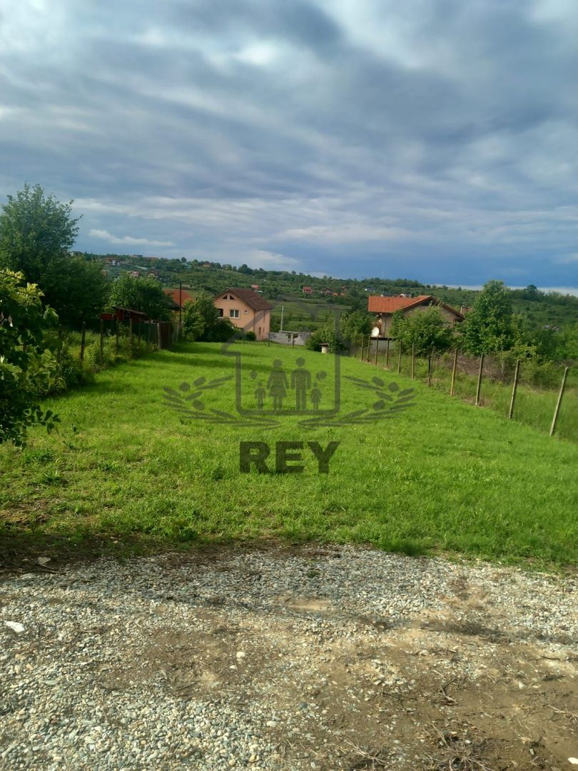 De vânzare teren construcții în suprafața de 790 mp cu 13ml front str. - Poză 2