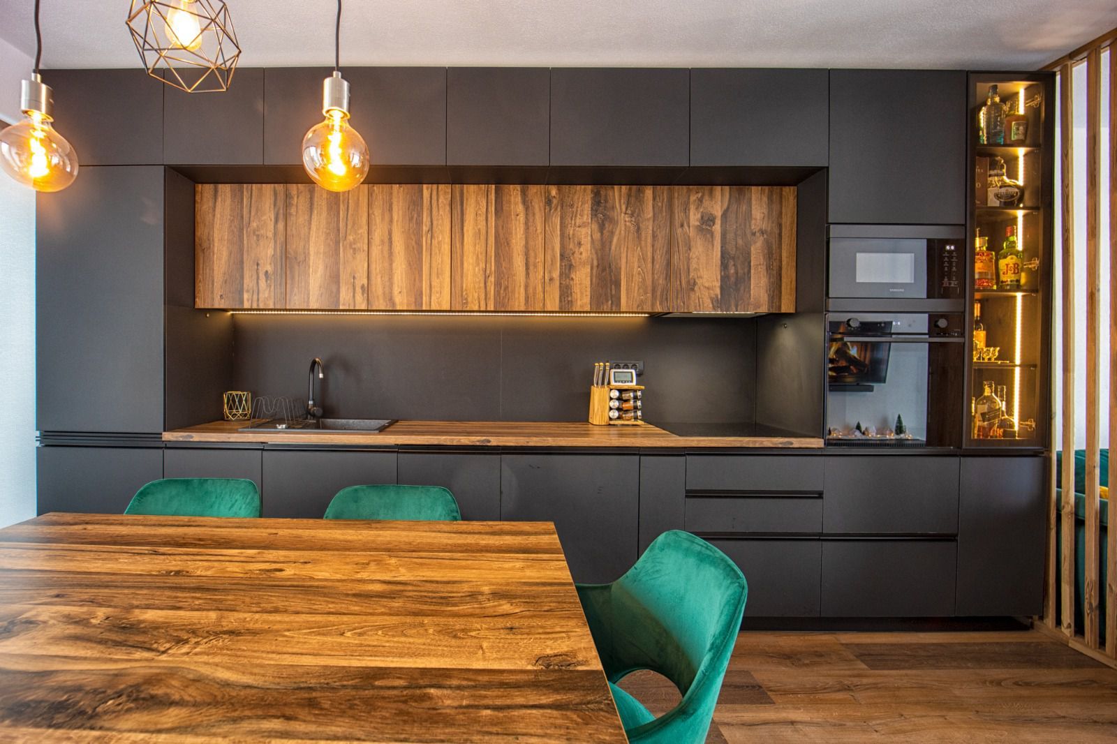 Casă înșiruită de vânzare în Sânpetru | Mobilată și utilată premium - Poză 2