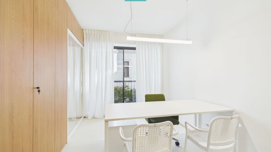 Birou 3 camere | Prima închiriere | Zona Centrală - Poză 1