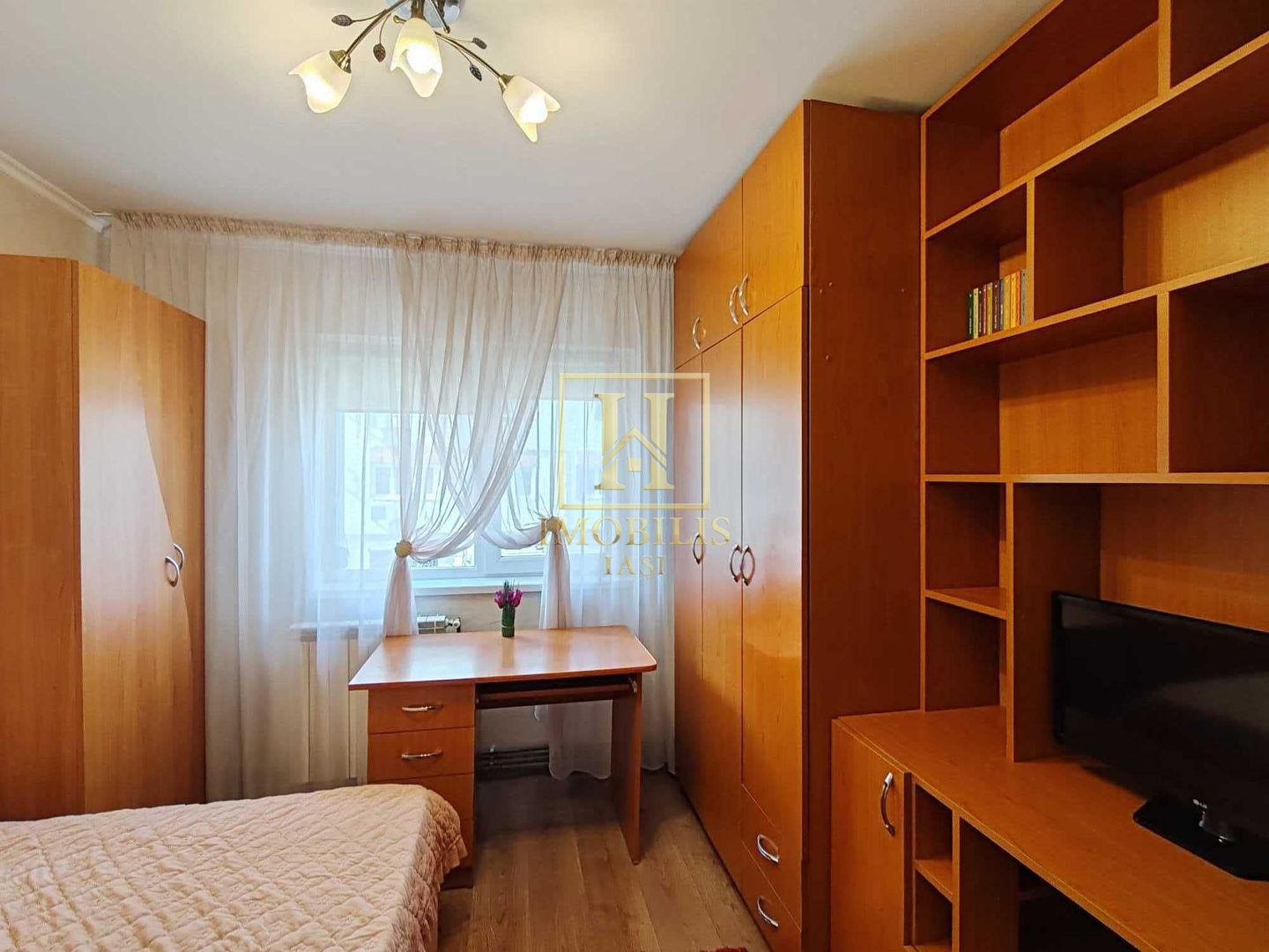 Prima inchiriere! Ap. 2 camere, D., et.2, 460euro-Podul de Fier - Poză 3