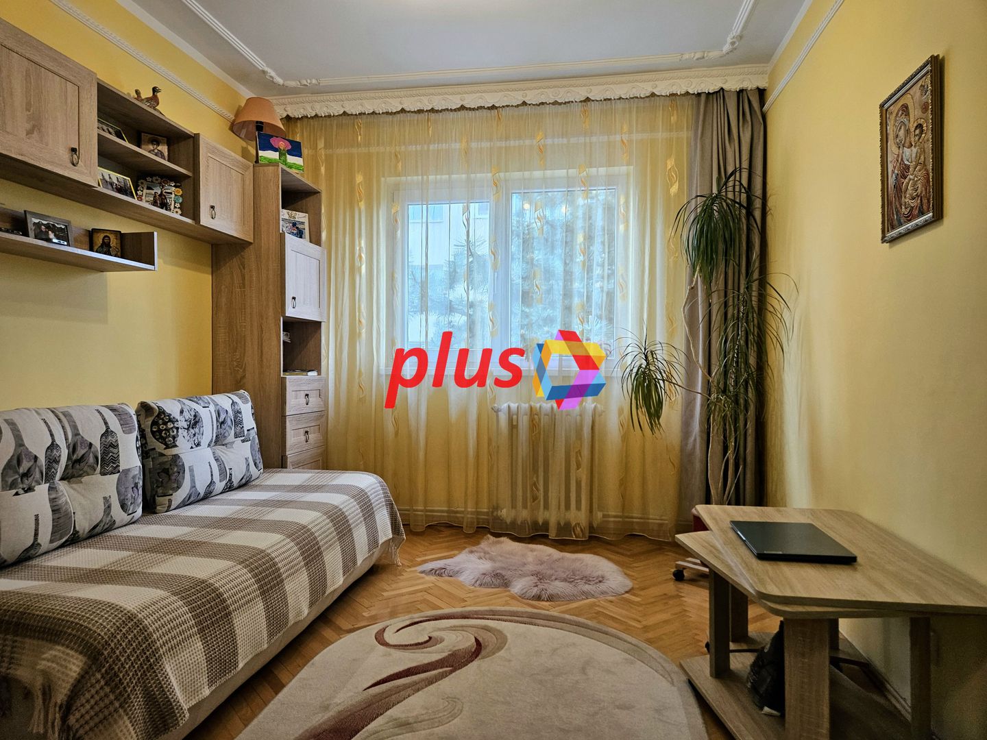 Apartament cu patru camere, zona Calea Bucuresti - Judetean 100 MP - Poză 10
