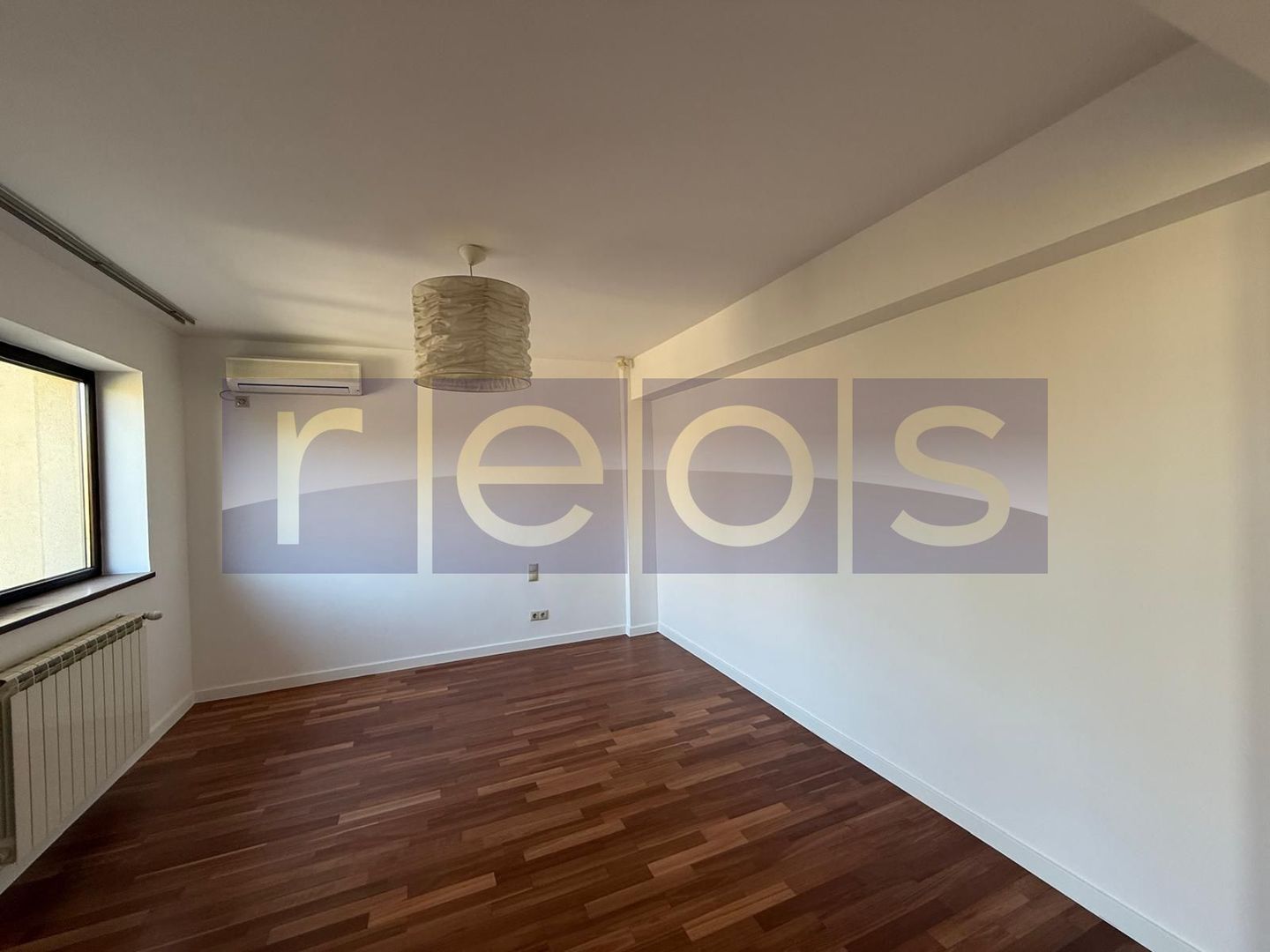 INCHIRIERE VILA DEOSEBITA EROU IANCU NICOLAE | PISCINA | 7 CAMERE | 1300MP CURTE - Poză 10