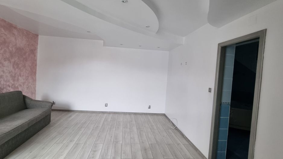 Casă P+M, 4 camere, str Lebedei, singur in curte - 600 E. Comision 0 - Poză 9