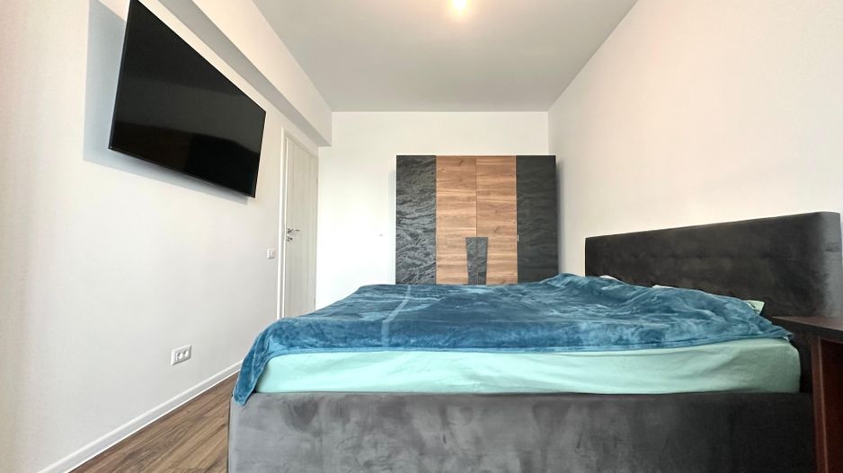 Apartament 3 camere, decomandat, cu loc de parcare - Poză 1