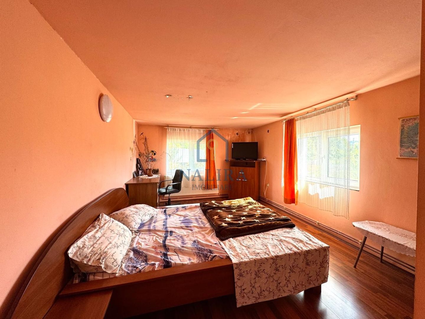 Casa spatioasa cu zona amenajata pentru ferma Cicarlau - Poză 15