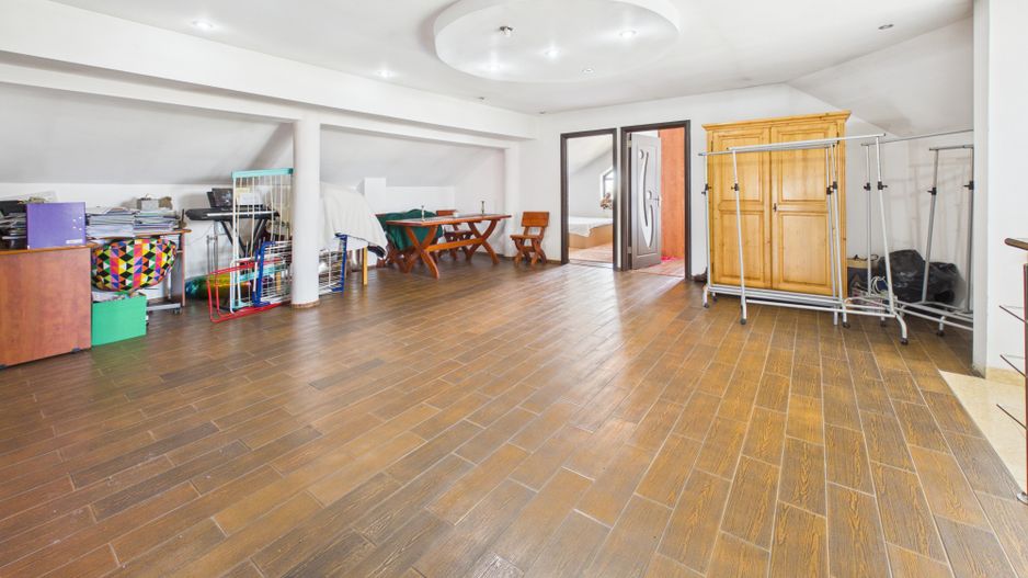 Vilă 10 camere + spațiu comercial | teren 1.300 mp | Otopeni 23 August - Poză 25