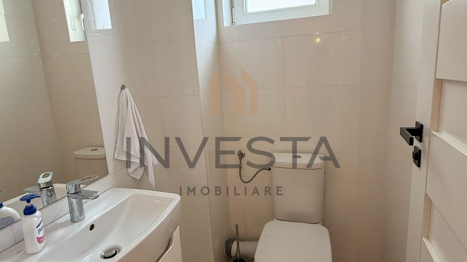 Casa insiruita cu finisaje moderne in cartierul Europa! - Poză 9