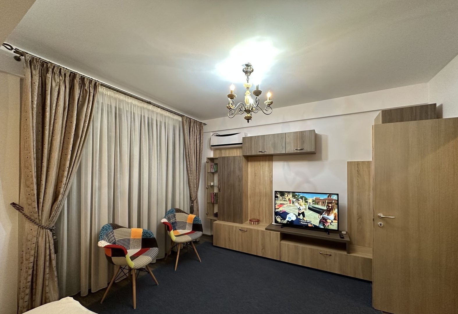 De Închiriat Garsonieră Modernă  Unirii- Alba Iulia, Centrală, Curte - Poză 2