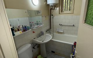 Vand apartament 2 camere,et.1 - Poză 2