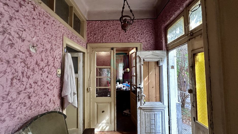 Casa cu teren de 342 in zona Unirii-Calea Calarasilor - Poză 6