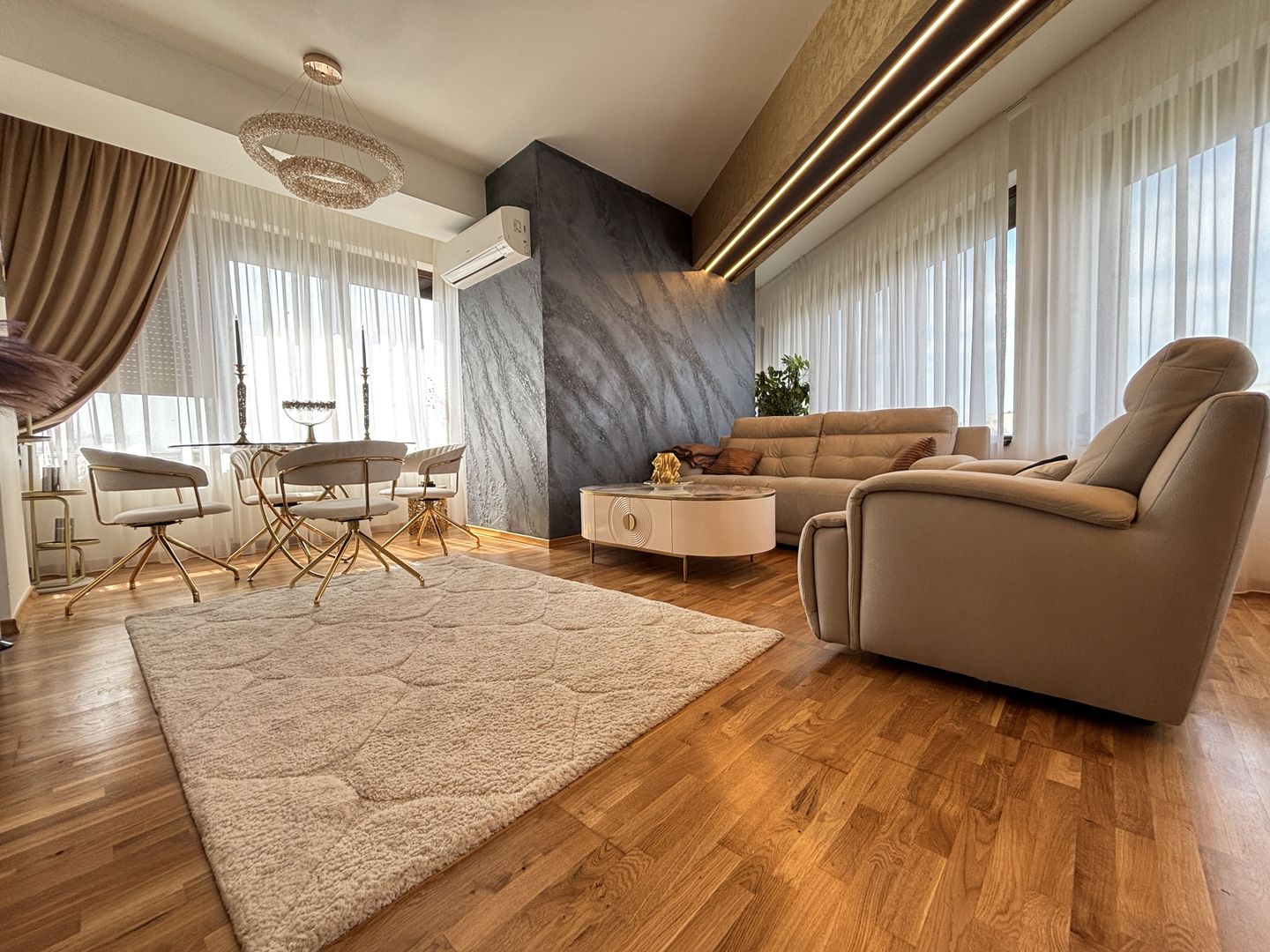 Apartament spectaculos 120 mp | Panorama către oraș | 2 Locuri Parcare - Poză 1