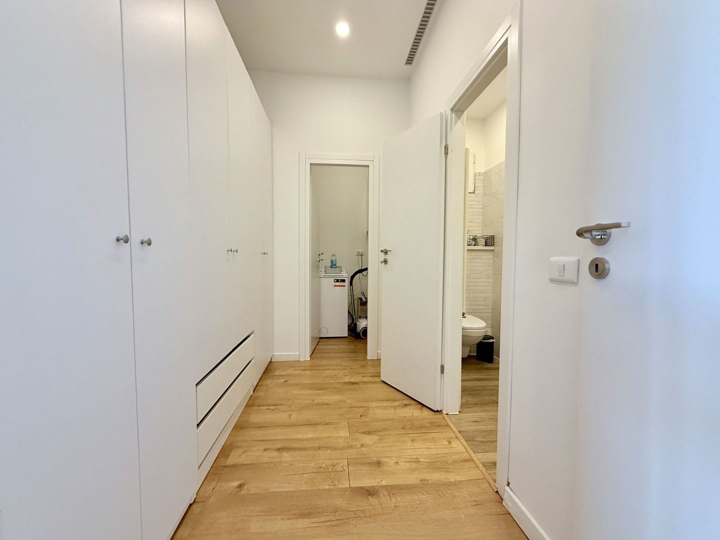 Apartament 2 camere, elegant si spațios, in Piața Victoriei - Opera - Poză 15