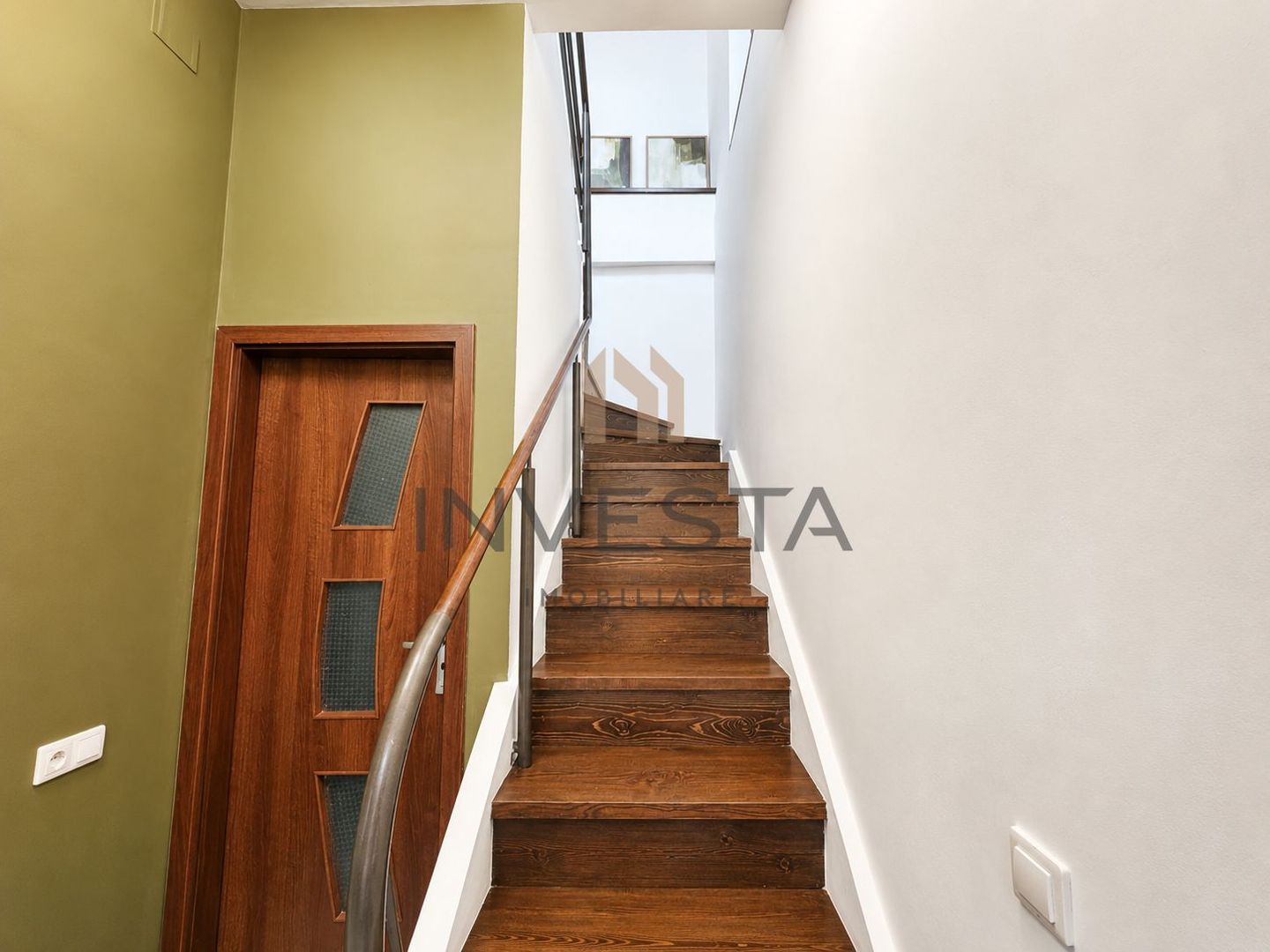 Apartament 3 camere decomandat de inchiriat in vila, zona Centrala! - Poză 8