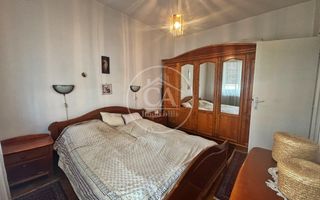 Apartament de vanzare cu 3 camere in zona Dacia Oradea - Poză 3