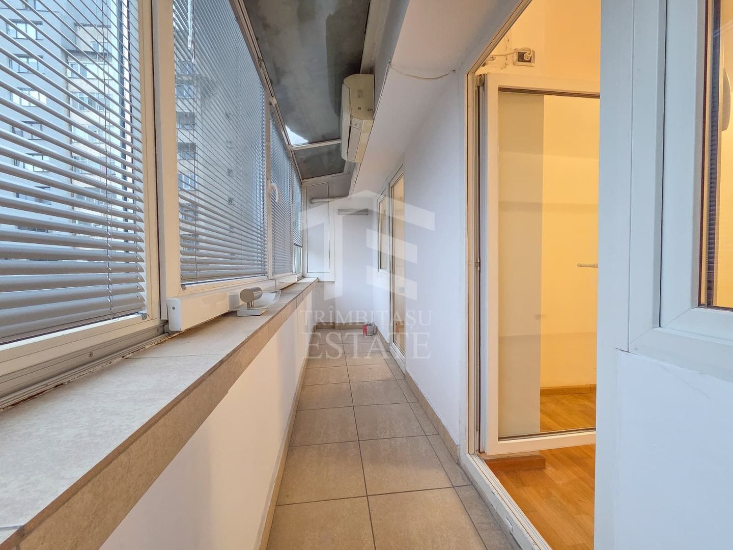 Apart 3 camere birouri stradal Bulevardul Unirii colt Nerva Traian - Poză 16