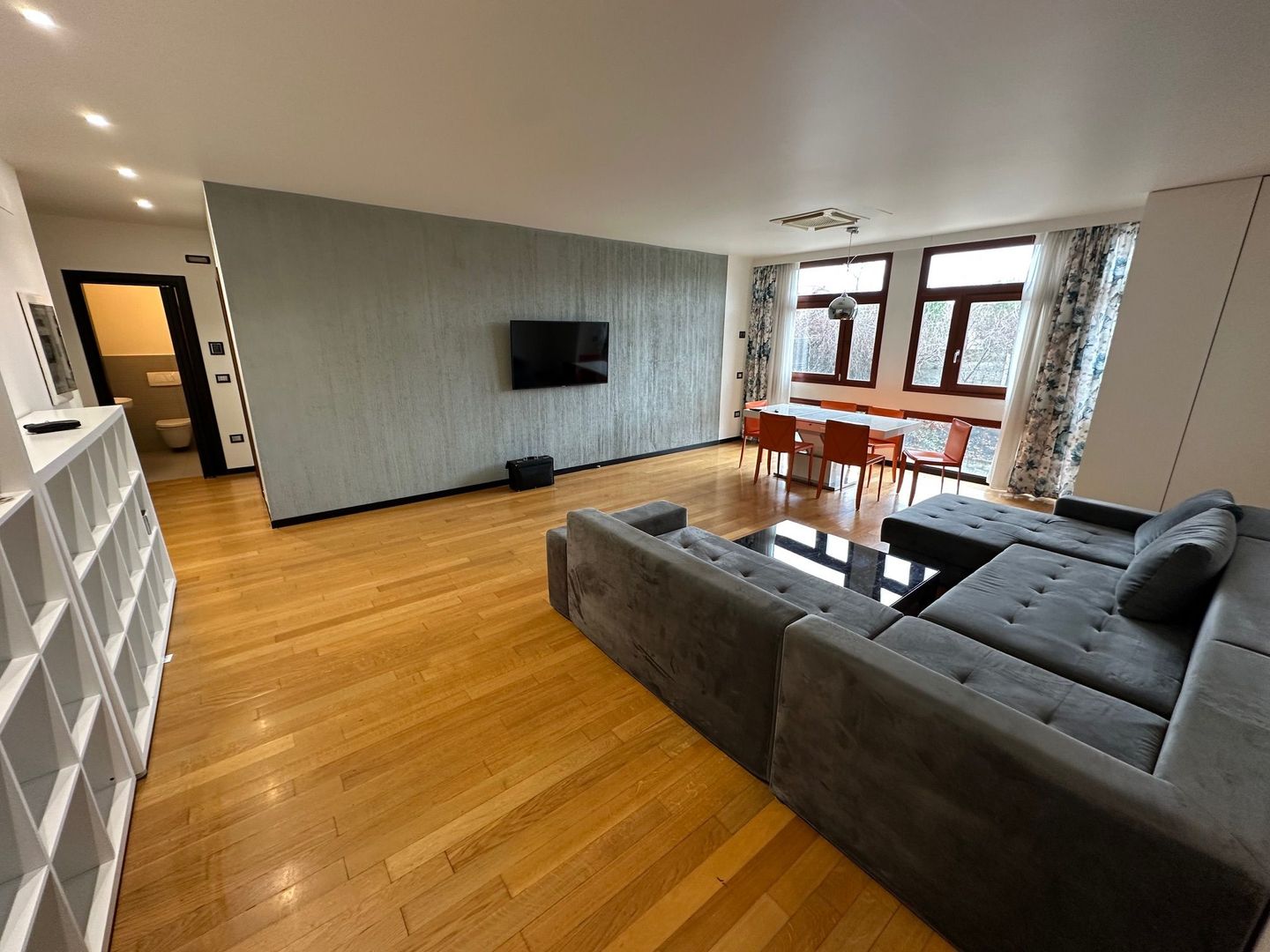 Apartament cu 5 camere în zona Brancoveanu - Poză 2