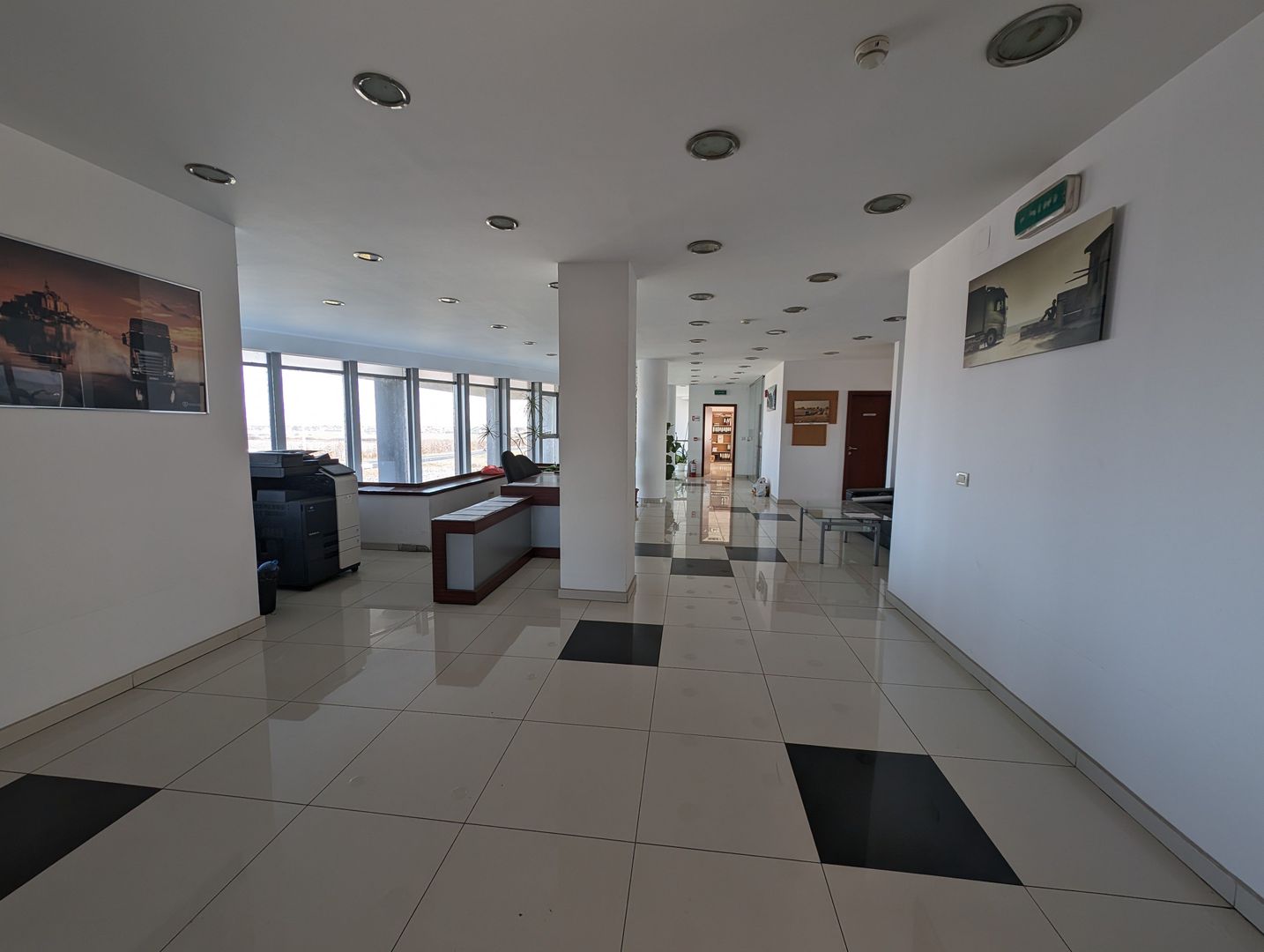 Hala cu teren generos langa acces A1 - Poză 7