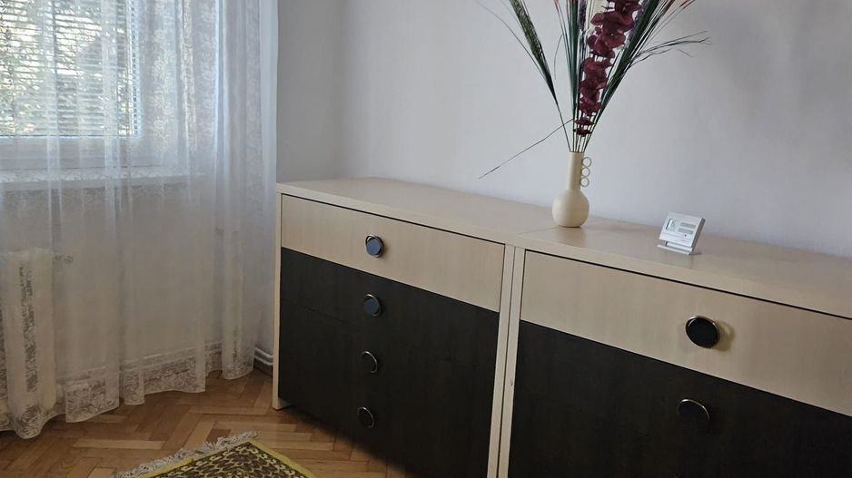 2 camere, zona Spitalul Judetean - Poză 2