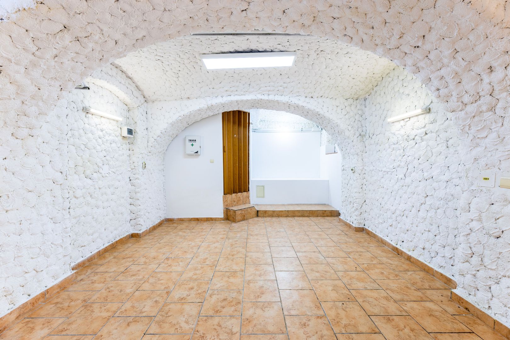 SPAȚIU COMERCIAL CENTRAL - Poză 1