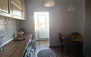 Apartament 2 camere - zona Sub Arini - Poză 4