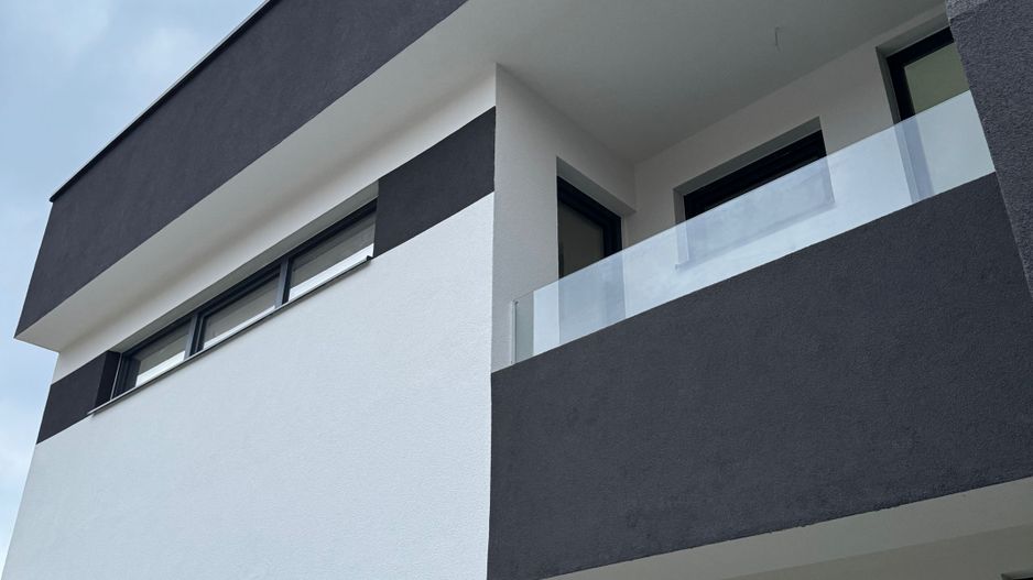 Casa tip duplex  de vanzare in Sebes - Poză 1