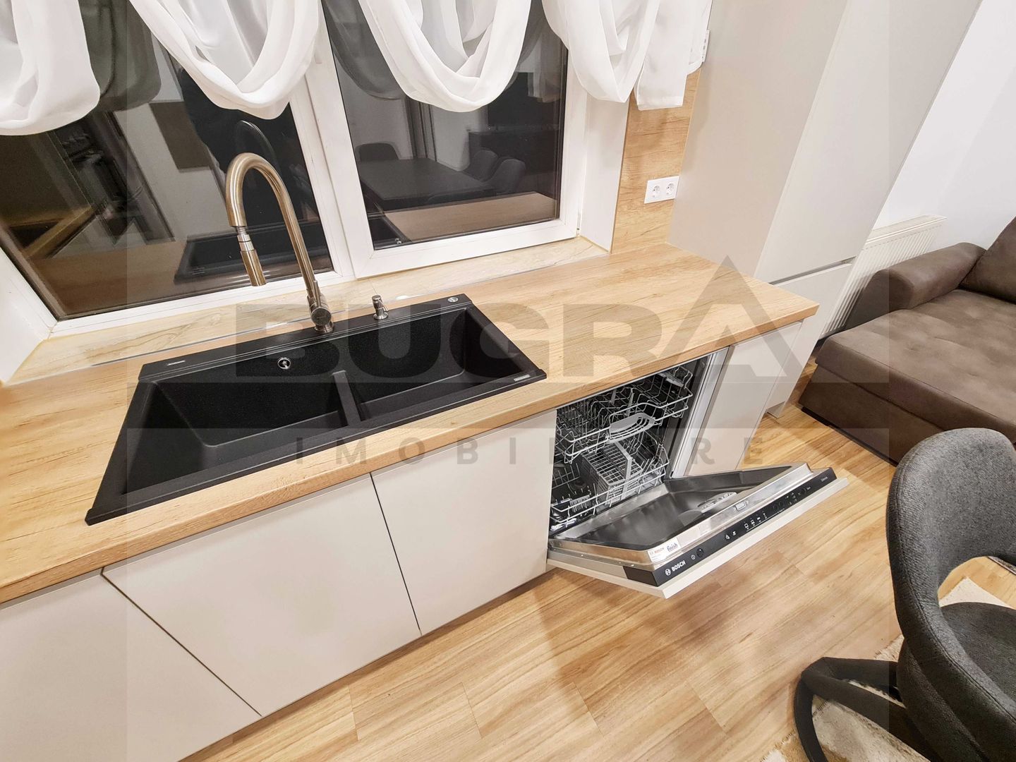 Apartament de 4 camere, modern, 90mp, garaj, zona Observatorului - Poză 3