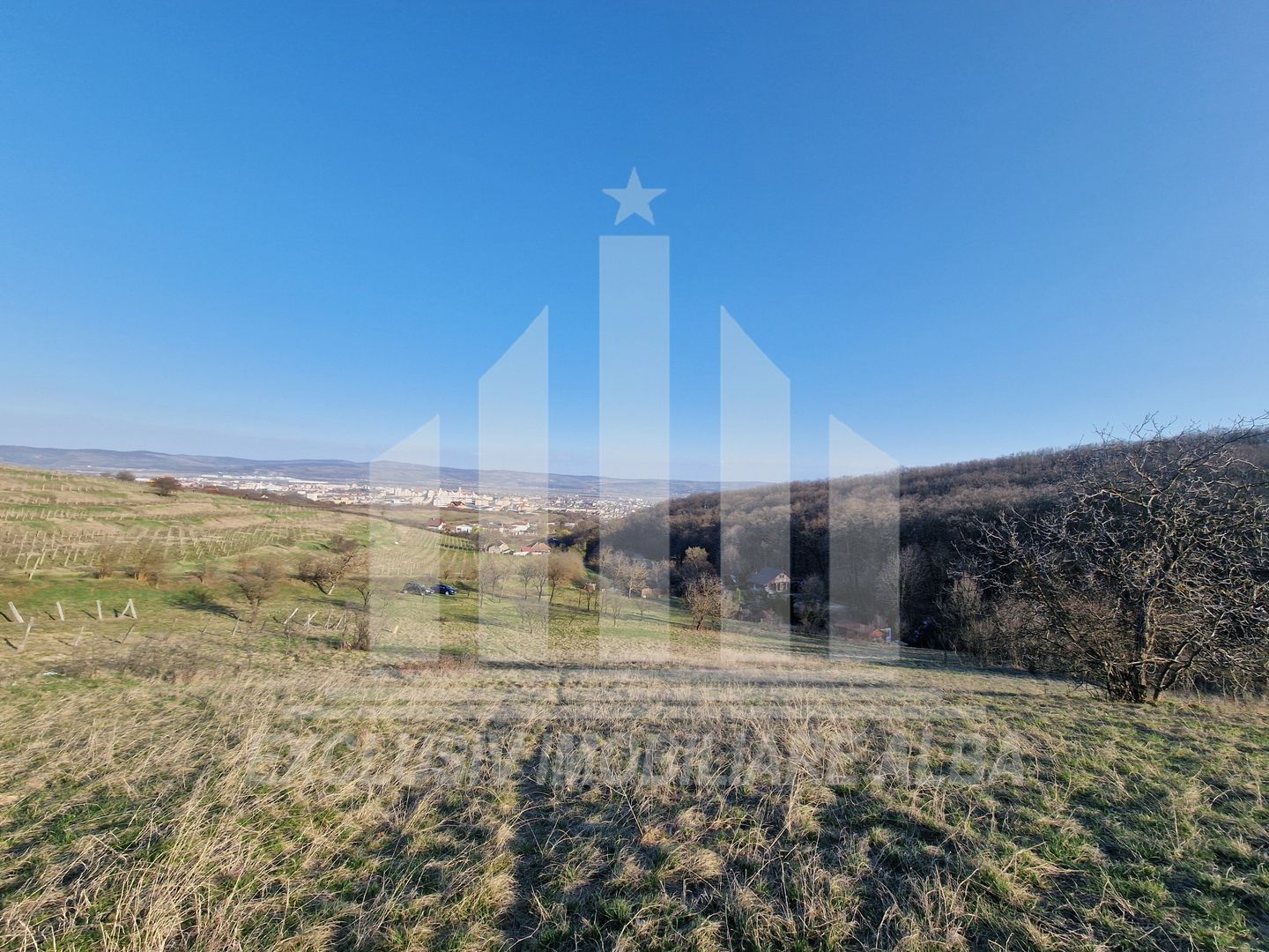 Teren intravilan | De vanzare | 1808 mp | 18 ml deschidere | Seigau - Poză 3